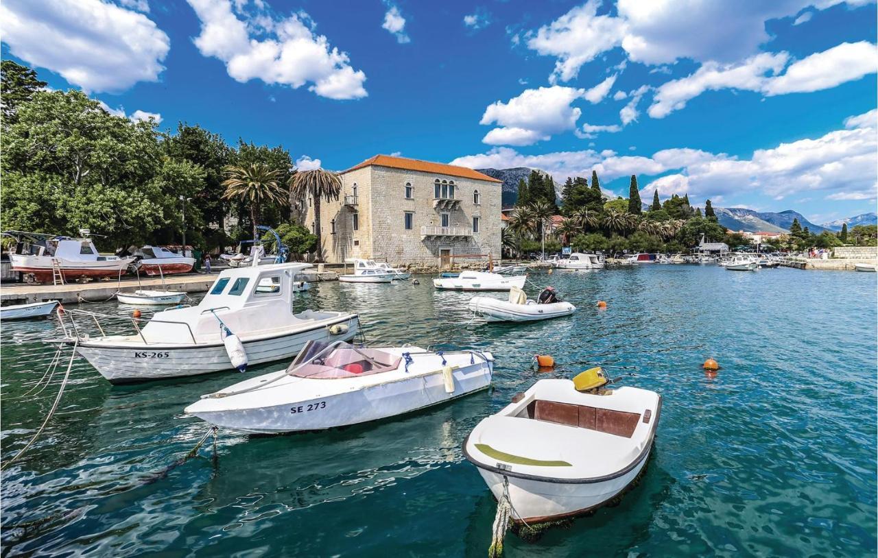 Nice apartment in Kastel Luksic w/ WiFi&1 Bedrooms Kaštela Buitenkant foto